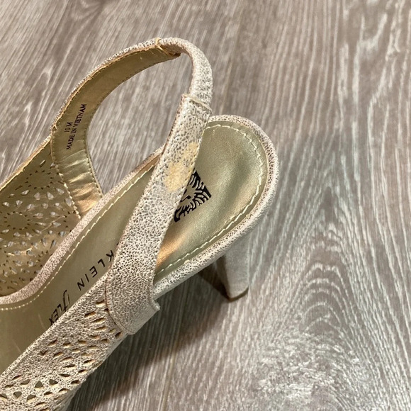 Anne Klein Akodea Light Gold Metallic Slingback Heels 10 - Picture 13 of 14